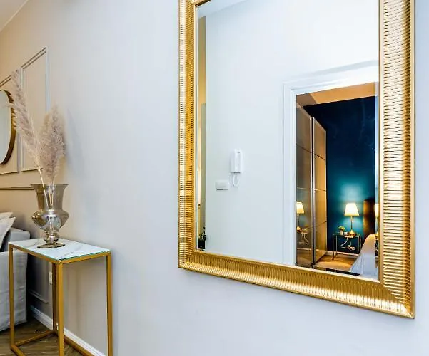 Beautiful In Center Split