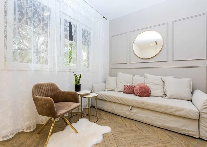 Beautiful In Center Split