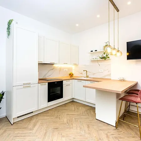 Apartamento Beautiful In Center Split